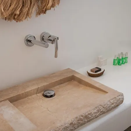 Lavish Mykonos Retreat | Nimbus | 6 Bedrooms | Terrace With Spectacular Sea Views | Private Pool | Bbq | 卡拉法蒂斯